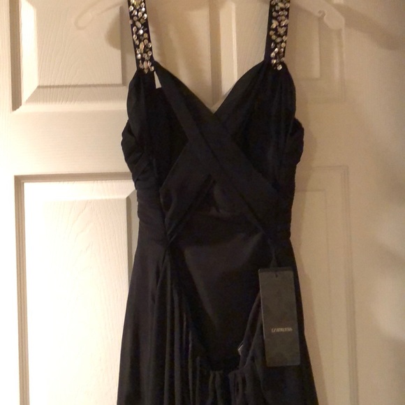 Beautiful black long gown - Picture 3 of 3